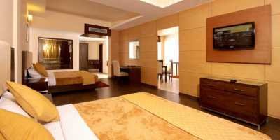 Hills & Backwaters With Abad