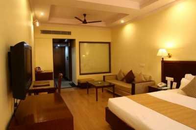 Hills & Backwaters With Abad