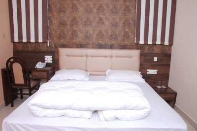 Hills & Backwaters With Abad