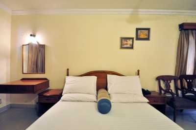 Hills & Backwaters With Abad